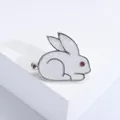 Broche lapin mignonne en argent avec incrustation de nacre et yeux en cristal rouge - Blanc Argenté