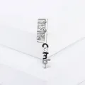 Zilveren kam-broche met strasstenen en Comb-belettering voor een moderne uitstraling - Zilver