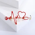 Broche stéthoscope battement de cœur en alliage doré avec émail rouge et petit cristal - Or Cœur Rouge (MM-BR-2097) / Or
