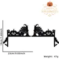 Detail van Halloween houten deurkozijn decor met spinnenweb en pompoen patronen - BOO Spinnenweb Stijl / Zwart
