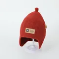 Bonnet en tricot rouge brique pour enfants avec écusson et cache-oreilles - Taille unique / Bordeaux