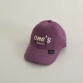 Cappellino da baseball viola per bambini con ricamo bianco e piccola etichetta laterale - Taglia unica / Viola (Stile 1)