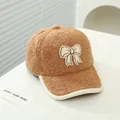 Gorra de béisbol de forro polar marrón para niña con lazo blanco y ribetes en contraste - Caqui / Talla Única Niño