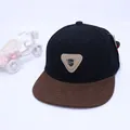 Casquette de baseball plate pour enfants bicolore noir et marron avec patch lettre C - Taille Réglable Enfants / Noir & Marron Patchwork