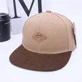 Παιδικό δίχρωμο καπέλο snapback χακί και καφέ με δερμάτινο σήμα βουνού και ίσιο γείσο - Ρυθμιζόμενο Παιδικό Μέγεθος / Στυλ Χακί Και Σκούρο Καφέ