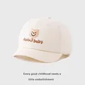 Beige baby baseballpet met schattig berenborduursel en zachte katoenen stof - 46-50 / Lichtbeige
