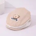 Detail van ademend wit gaas en 3D-beerborduurwerk op beige zonnehoed voor kinderen - 50-52CM / Beige