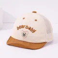 Atmungsaktive Mesh-Babykappe mit Bären-Stickerei in Beige und Braun für Sommer - Baby Stil / Kaffeebraun