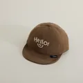 Gorra marrón para niños con visera suave y bordado de Hello con cara sonriente - Talla Bebé (48-50cm) / Café Oscuro