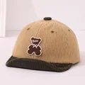 Casquette bébé en velours côtelé kaki et vert avec broderie ours et bord souple - Khaki (Style 4)