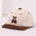 Casquette bébé en velours côtelé beige et marron avec broderie ours et bord souple - Beige (Style 4)