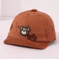 Casquette bébé en velours côtelé jaune gingembre avec motifs d'ours et écusson - Café Foncé (Style 1)