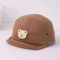 Casquette bébé en velours côtelé marron avec écusson ours en peluche et bord mou - 46-48 cm / Style Ours en Peluche Café Foncé