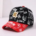 Kinder-Baseballkappe in Schwarz und Rot mit Graffiti-Stil und khaki 3D-Buchstabe K - Kinder 2-6 Jahre 48-52CM / Schwarz