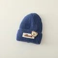 Gorro de punto azul oscuro para bebé con un lindo parche de oso y etiqueta tejida OREAM - Talla única / Azul