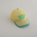 Detailaufnahme von atmungsaktivem gelbem Netzgewebe und Stickerei auf der Kinderkappe - Kinder 3-10 Jahre 50-54CM / Gelb