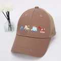Braune Kinder-Trucker-Cap mit bunter Baustellenfahrzeug-Stickerei und Mesh-Rückseite - 47-52cm / Kleines Auto Kaffee