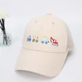 Kinder Baseballkappe in Creme mit Baustellenfahrzeug-Stickerei und Netzrückseite - 47-52cm / Kleines Auto Beige