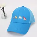 Blaue Kinder Baseballkappe mit Netz und bunten Cartoon Baustellenfahrzeug Motiven - 47-52cm / Auto Blau