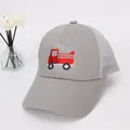 Casquette de baseball en maille grise pour enfants avec broderie camion de pompier - 47-52cm / Gros Camion Gris
