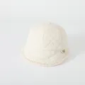 Cappellino da baseball trapuntato bianco crema per neonati con calda fodera in pile - Stile Tinta Unita / Bianco