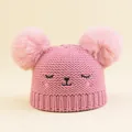 Berretto rosa lavorato a maglia per neonati con grandi pompon e ricamo viso di animale - Rosa / Circonferenza Testa 46-50cm (2-6 Anni)