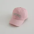 Nahaufnahme der rosa Baseballkappe mit grauer Chicago 1994 Stickerei und Belüftungslöchern - Kinder 3-8J (48-53CM) / Rosa