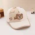 Berretto da baseball per bambini color-block con simpatica toppa a orso in crema e marrone - Regolabile / Beige