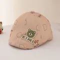 Vue détaillée du béret kaki pour bébé avec écusson ours et motifs ours imprimés - Tout-petit environ (48-50CM) / Kaki