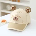 Niedliche beige Baby-Baseballkappe mit Bärenohren und Hello Bear Stickerei-Detail - Einheitsgröße (ca. 50-52cm) / 3D-Ohr Beige