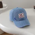 Blauwe gewassen denim honkbalpet voor kinderen met Riuchu borduursel en distressed details - Patch Stijl (Riuchu) / Hemelsblauw