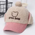 Gorro de invierno para niños en pana rosa y beige con bordado de oso y pompones - Niños aprox 2-7 Años / Rosa