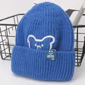 Berretto in maglia blu per bambini con ricamo a forma di orso e etichetta classica - Bambini 2-7 Anni / Blu