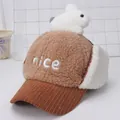 Gorro de invierno marrón para niños con orejas de conejo blancas y bordado de nice - Lindo Conejo Caqui