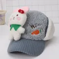 Gorro de invierno gris con conejo para niños con orejeras calientes y bordado suave - Conejito Tímido 3D Gris