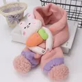 Bufanda de punto rosa para niños con decoración de conejo peluche zanahoria y pompones - Bufanda / Rosa