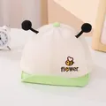 Detalle de gorra de sol para bebé con bordado de abeja y antenas de felpa en 3D - Verde Fluorescente
