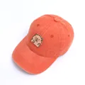 Detalle de gorra infantil de pana naranja con parche de oso de dibujos animados en 3D - 50-53cm / Naranja