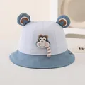Detail eines Baby-Sonnenhuts mit süßer Affen-Stickerei und 3D-Dekorationsohren - 50cm (1-3 Jahre) / Blau Farbblock (Stil 3)