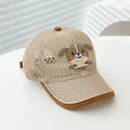 Dettaglio del tessuto a rete traspirante sul cappello bimbo kaki con patch cane - Taglia Bambino (50-53CM) / Cachi