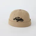 Detail der khakifarbenen Docker-Mütze mit schwarzer Los Angeles Stickerei und Textur - 50cm / Khaki