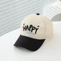 Dettaglio del tessuto a rete traspirante e scritte HAPPY SCHOOL sul berretto da bimbo - 3-8 Anni (50-53cm) / Beige