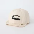 Detail of baby soft-brim baseball cap in beige with Los Angeles embroidery texture - Infant Fit / Beige