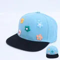 Gorra de béisbol infantil de visera plana azul claro y negro con flores 3D de colores - Niños 3-8 Años (50-54CM) / Azul lago