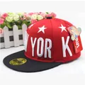 Gorra de béisbol infantil en rojo y negro con bordado New York y estrellas blancas - 2-8 años / Rojo