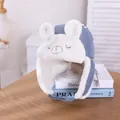 Dettaglio del cappello invernale per neonati con orecchie da orso e fodera in ecopelliccia - 1-4 Anni (46-54cm) / Blu