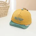 Berretto neonato giallo con visiera morbida verde e ricamo orsetto secret blu - Neonato (0-30 Mesi) / Giallo