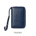 Cartera para pasaporte con RFID en azul real de cuero sintético con correa de mano - Azul zafiro