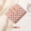 Portafoglio corto rosa da donna con stampa a quadrifoglio e chiusura cilindrica dorata - Rosa