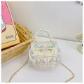 Witte mini crossbody tas met gouden vlinderborduurwerk en parelhandvat voor meisjes - Wit Met Kikkerknopen